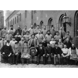 Den grnselse profession. Danske farmaceuter 1840-1923