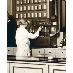 DET FORNJELIGE APOTEK 