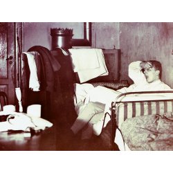 DET FORNJELIGE APOTEK 