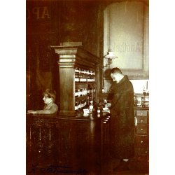 DET FORNJELIGE APOTEK 